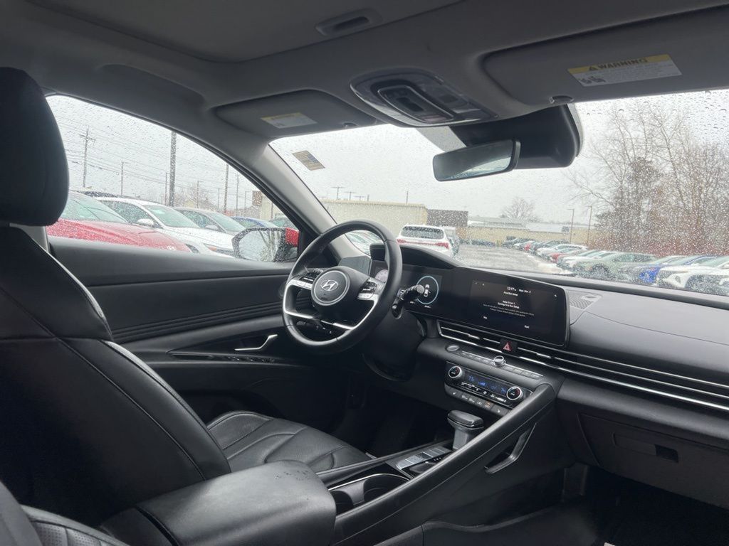 2022 Hyundai Elantra Limited photo 21