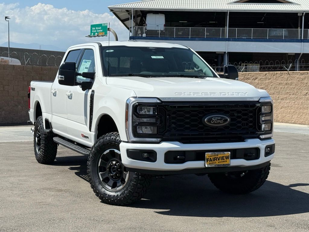 2025 Ford F-250 Lariat photo 2