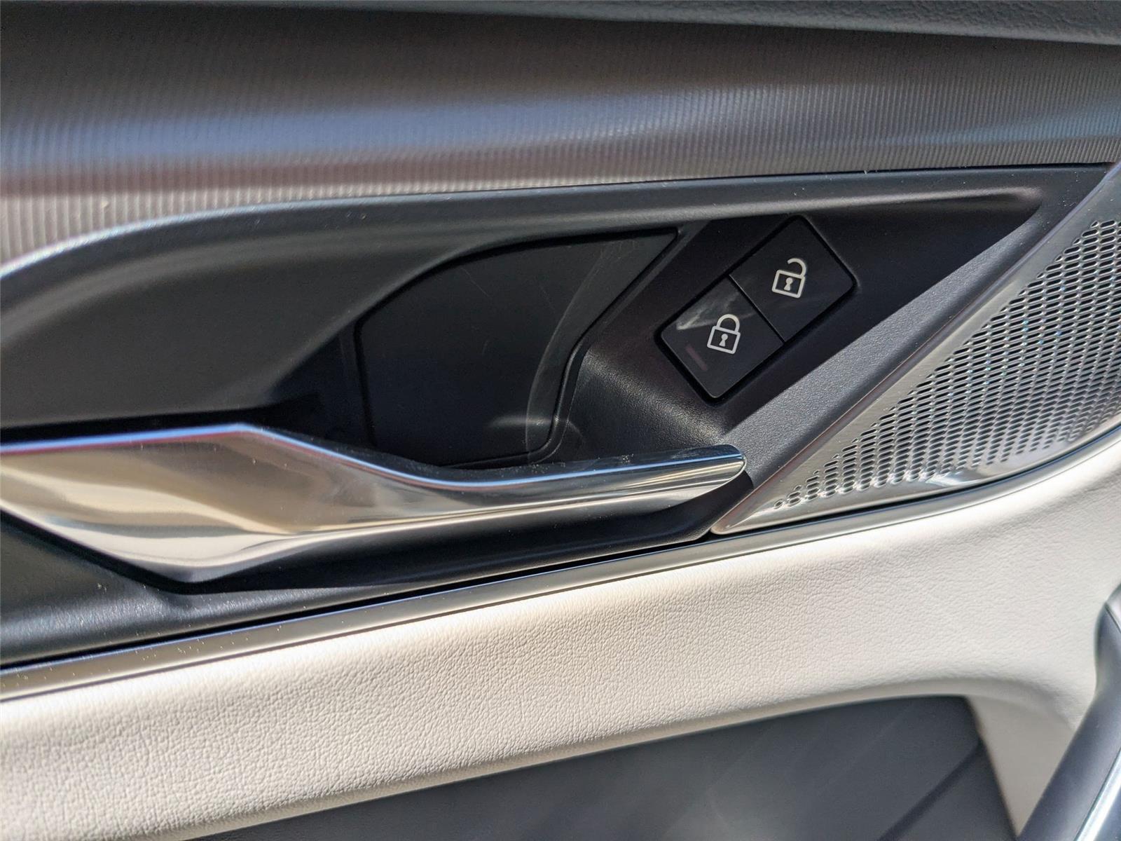 2026 Jaguar F-PACE P250 R-Dynamic S photo 11