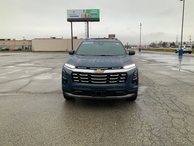 2025 Chevrolet Equinox LT photo 2