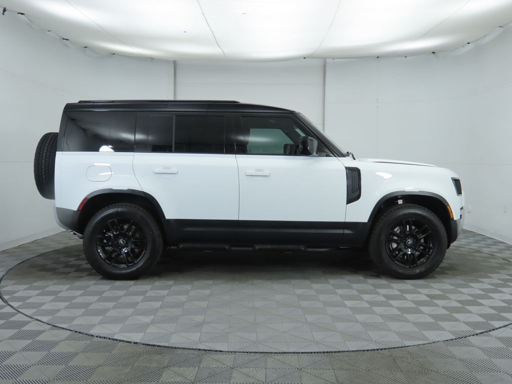 2025 Land Rover Defender 110 S photo 4