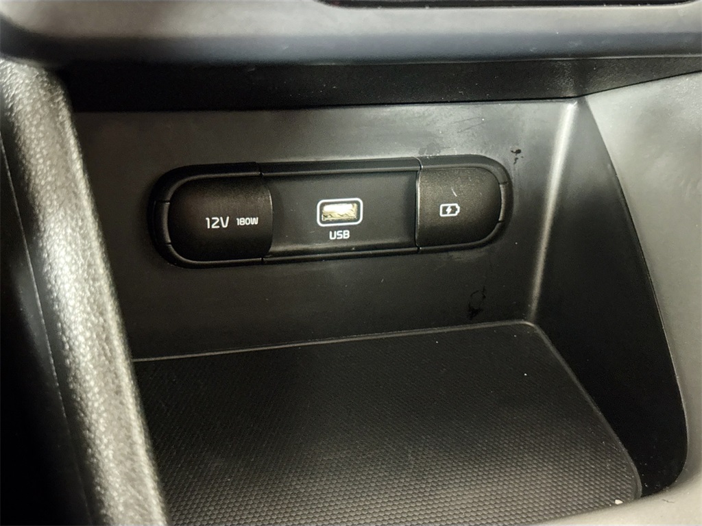 2021 Kia Niro LX photo 33