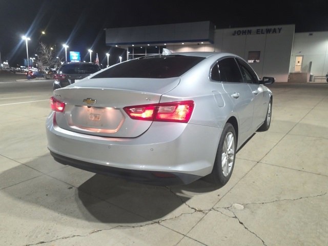 2017 Chevrolet Malibu 1LT photo 4