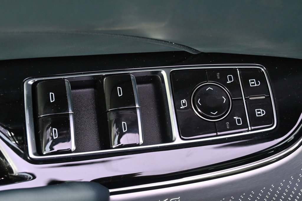 2025 Cadillac Lyriq Luxury photo 20