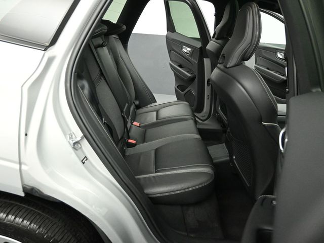 2022 VOLVO XC60 - Image 26
