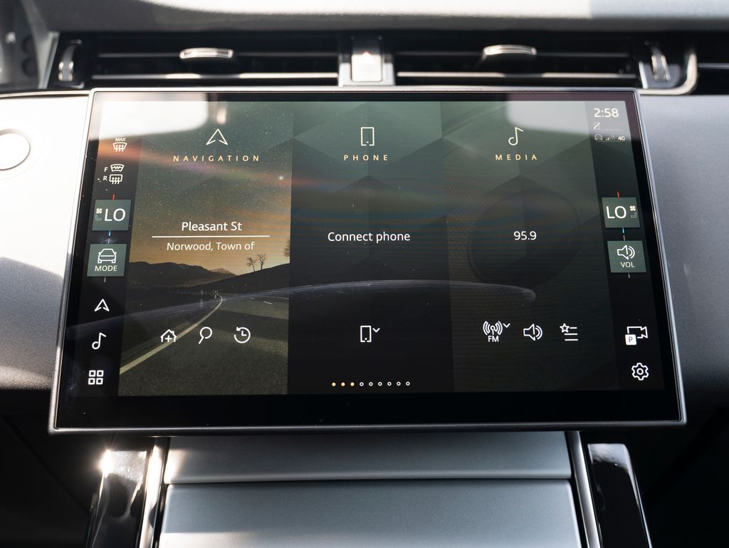 2024 Land Rover Range Rover Evoque S photo 18