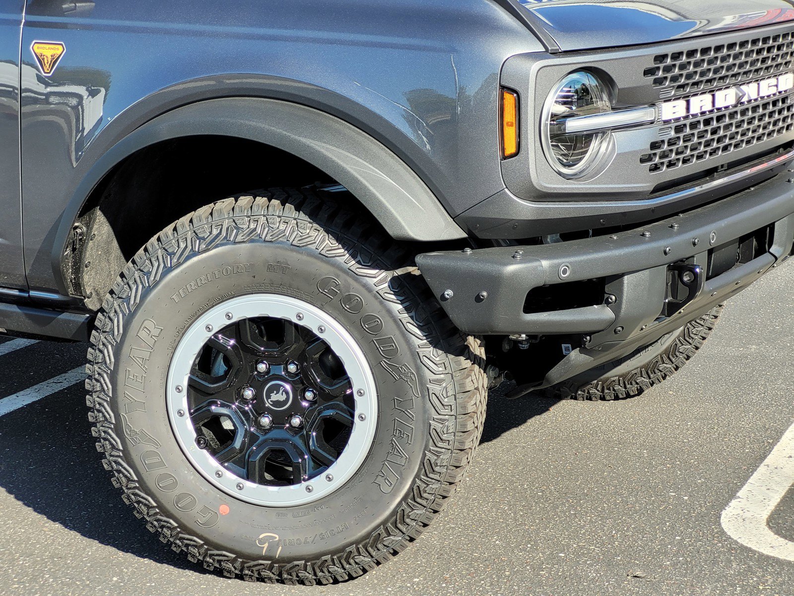 2024 Ford Bronco Badlands photo 3