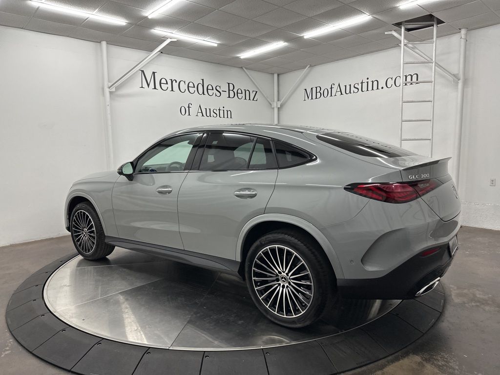 2026 Mercedes Benz GLC 300 4MATIC photo 4