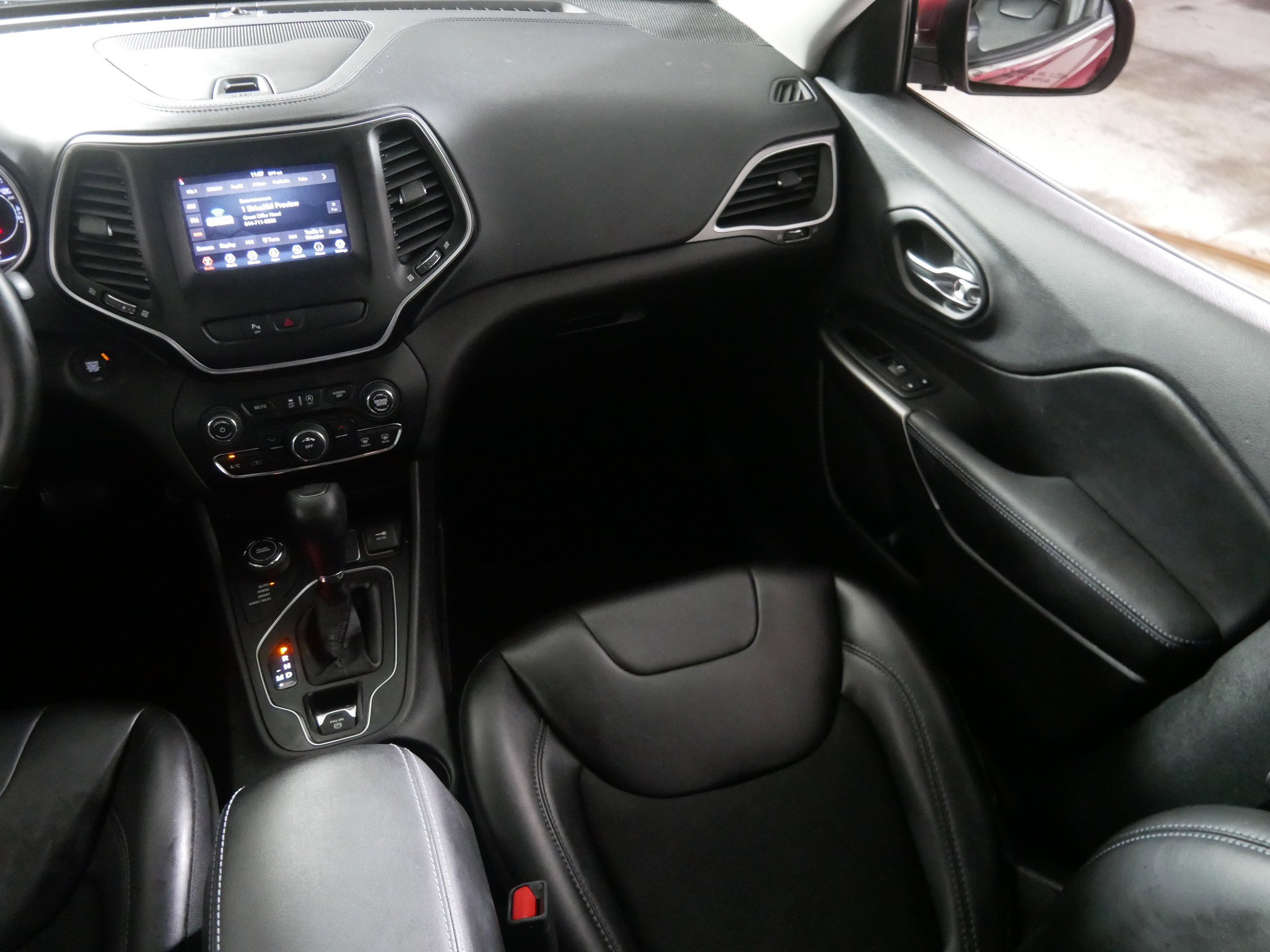 2019 Jeep Cherokee Latitude photo 11