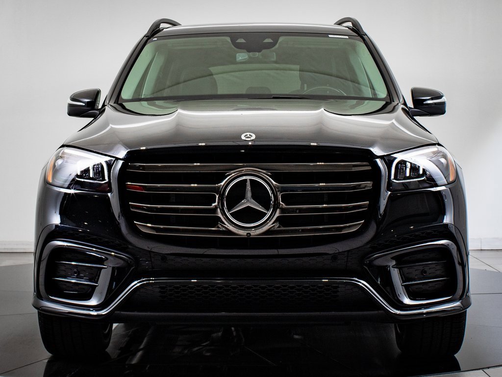 2025 Mercedes Benz GLS 450 4MATIC photo 2