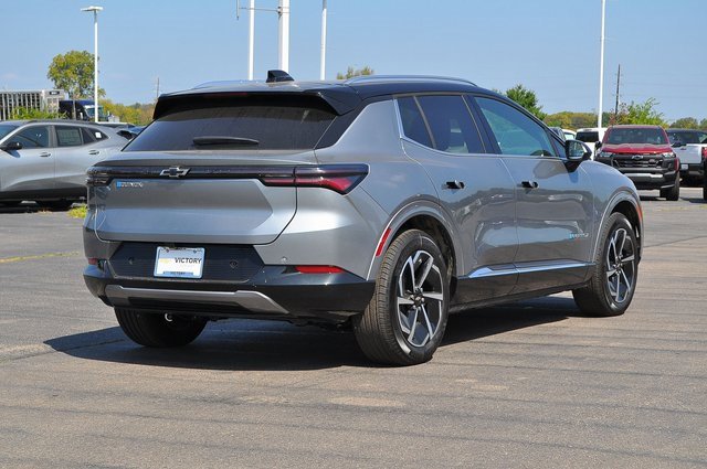 2025 Chevrolet Equinox EV 1LT photo 2