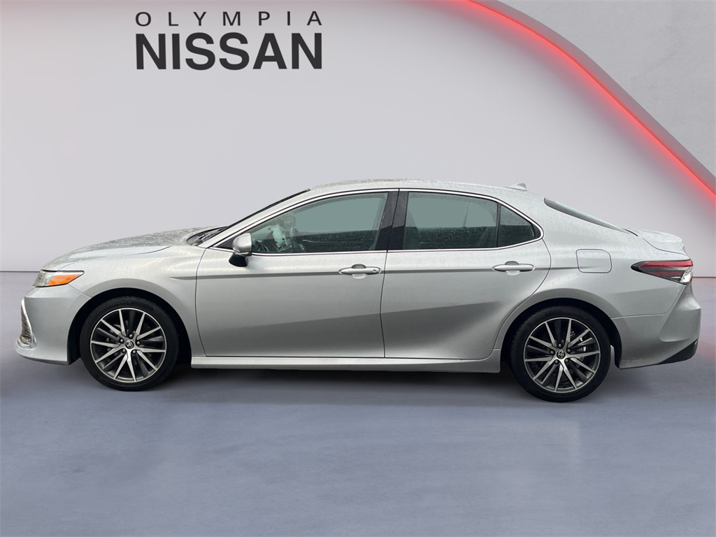 2024 Toyota Camry XLE photo 2