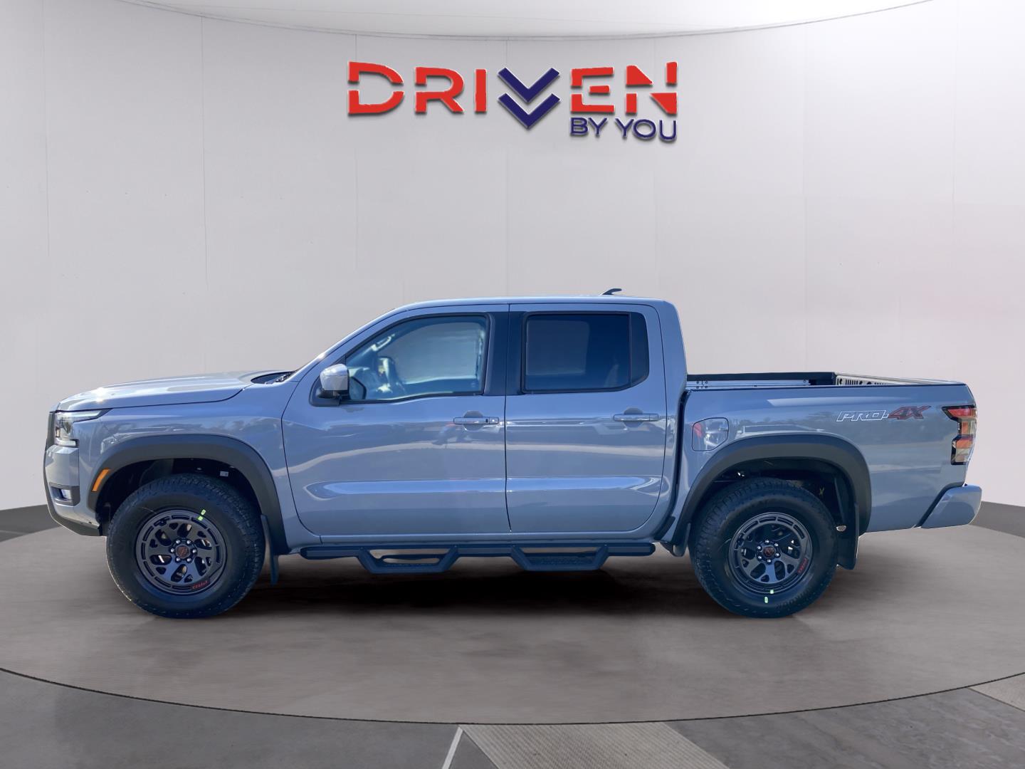 2026 Nissan Frontier PRO-4X photo 2