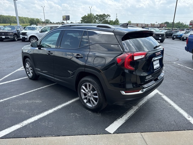 2024 Gmc Terrain SLT photo 2