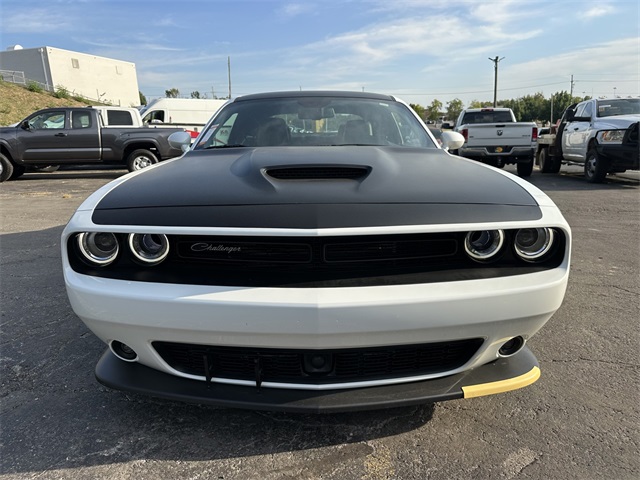 2023 Dodge Challenger R/T Scat Pack photo 2