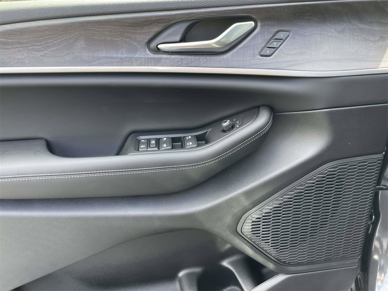 2025 Jeep Grand Cherokee Limited photo 18