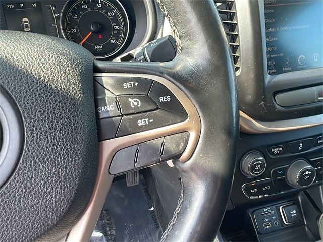 2015 Jeep Cherokee Latitude photo 18