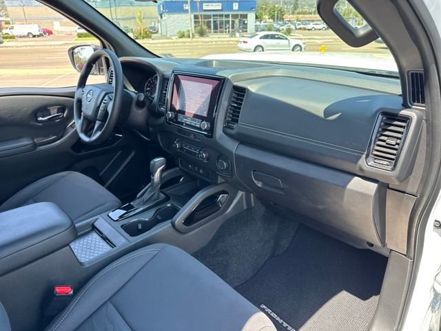 2023 Nissan Frontier SV photo 18