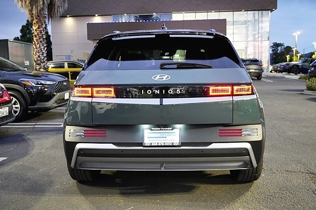 Used 2025 Green Hyundai SEL image 9