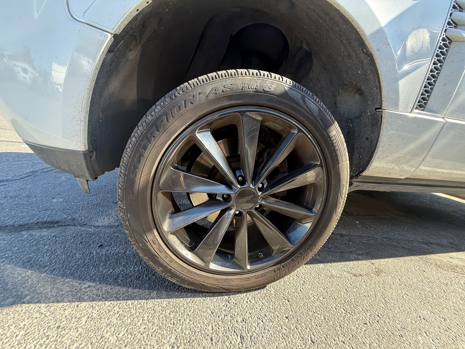 2012 Land Rover Range Rover HSE LUX photo 3