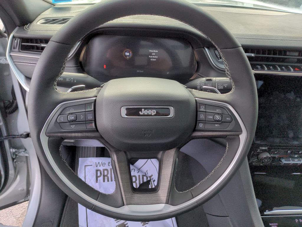 2025 Jeep Grand Cherokee Limited photo 4