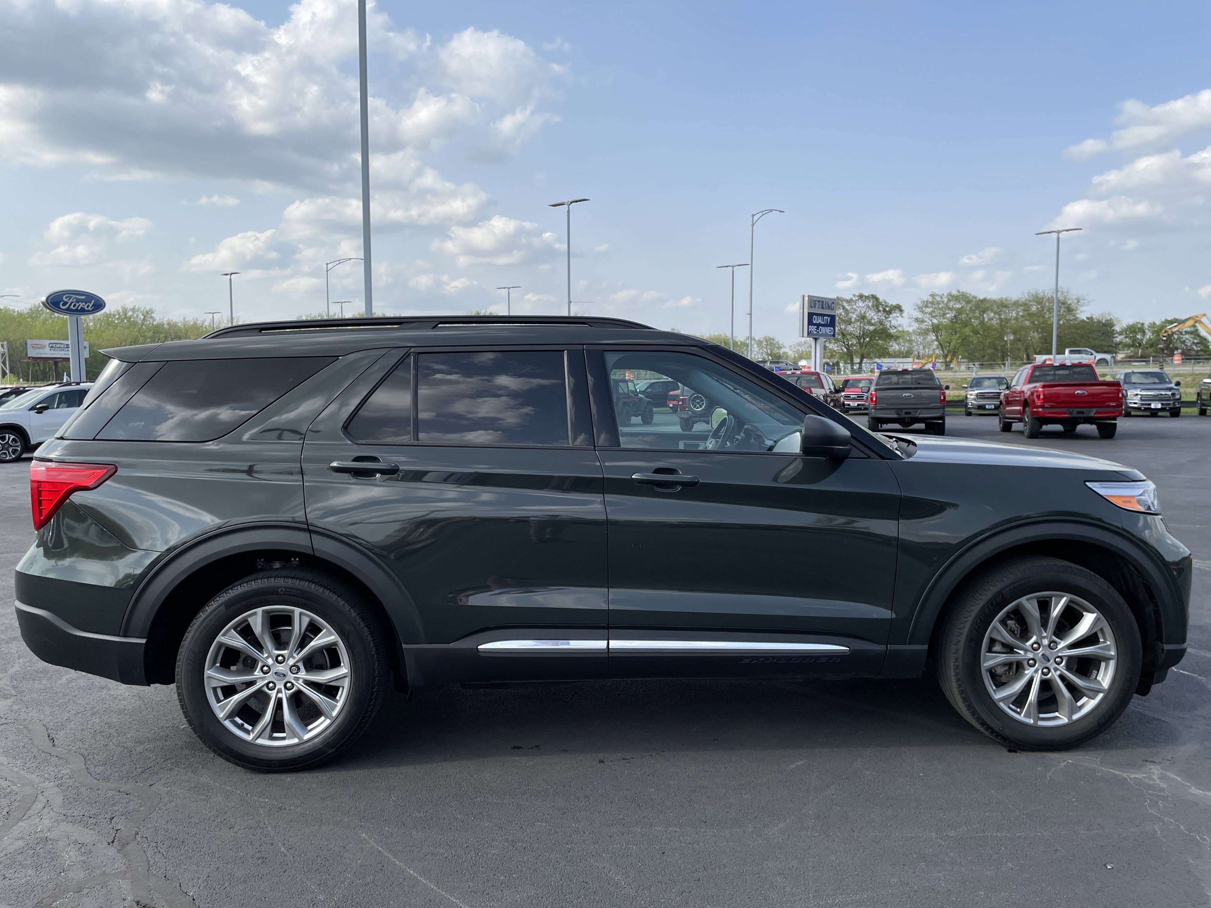 2022 Ford Explorer XLT photo 6