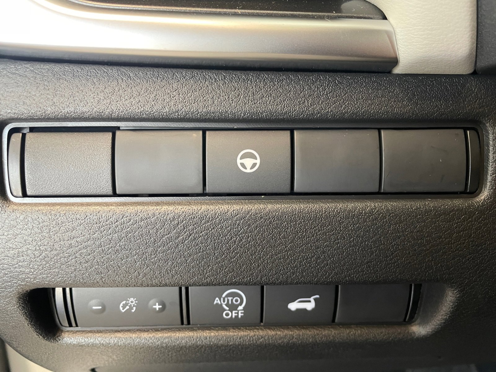 2025 Nissan Rogue SV photo 25