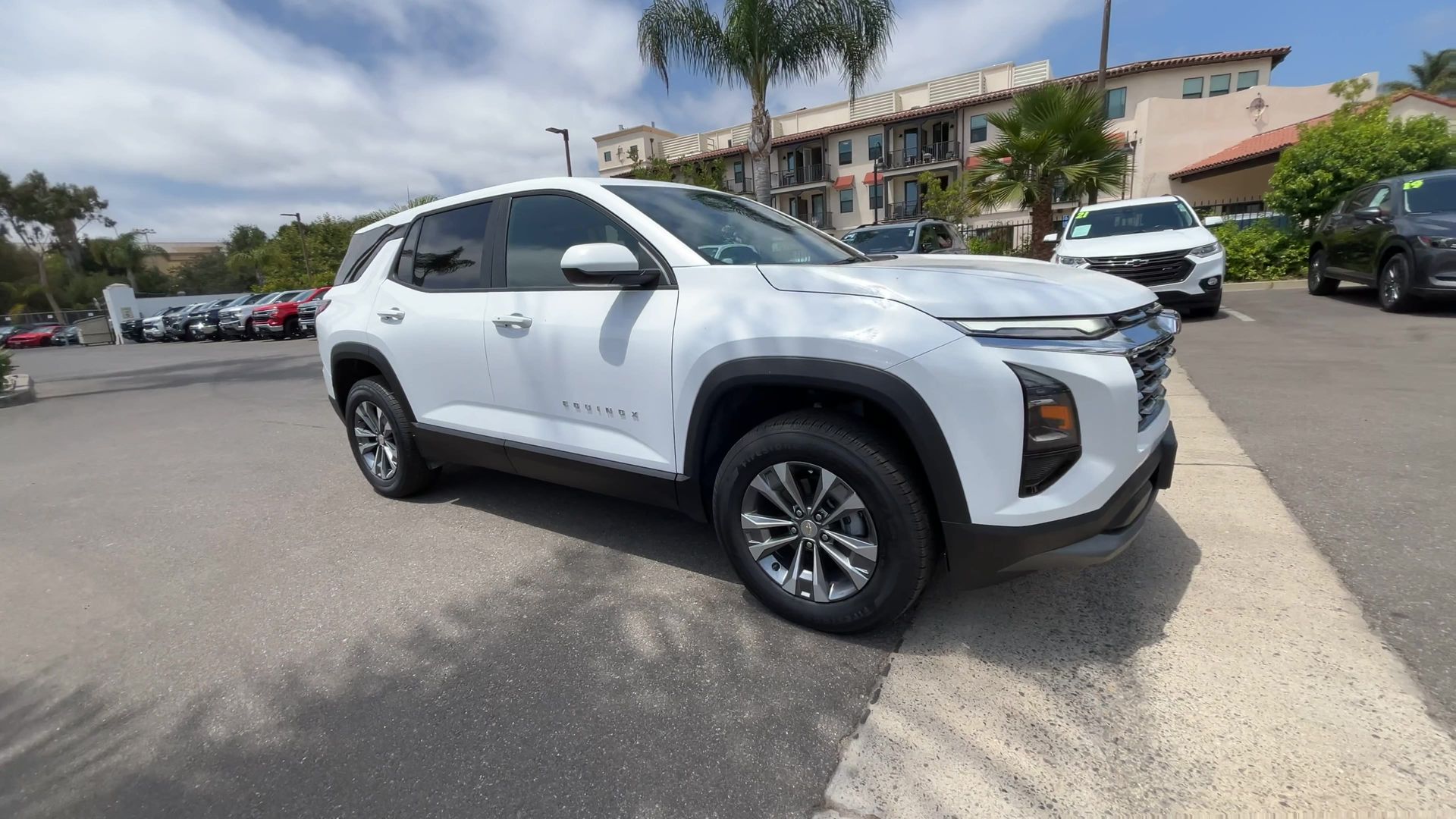 2025 Chevrolet Equinox LT photo 2
