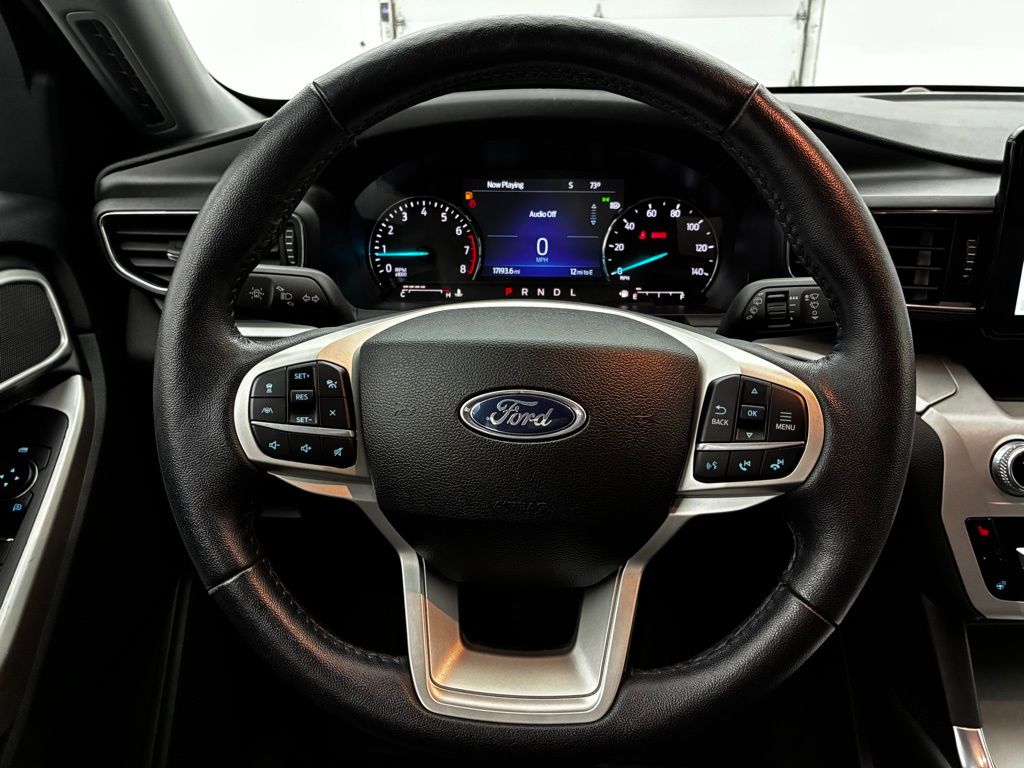 2023 Ford Explorer XLT photo 22