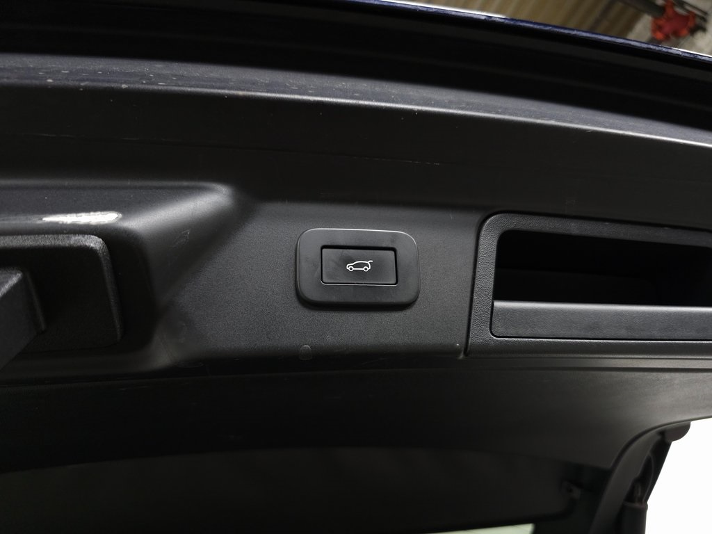 2023 LAND ROVER RANGE ROVER VELAR - Image 6