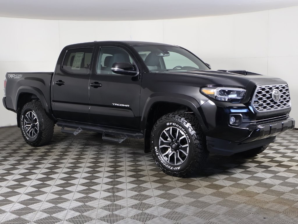 2023 Toyota Tacoma TRD Sport photo 2
