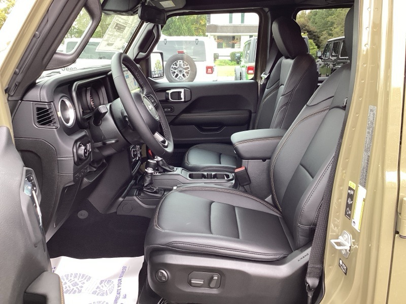 2025 Jeep Gladiator Sport photo 25