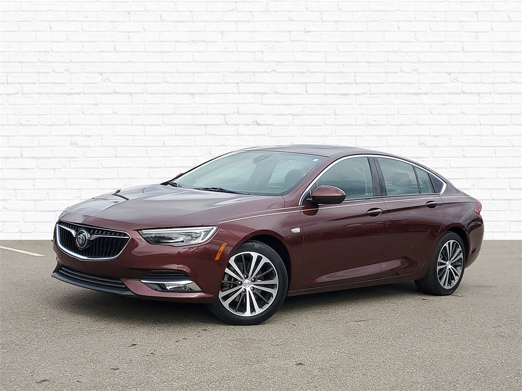 2018 Buick Regal Sportback Essence's photo