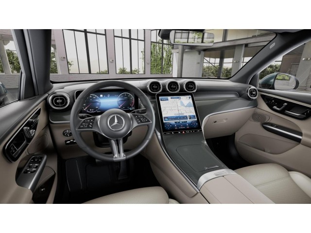 2025 Mercedes Benz GLC 300 photo 3