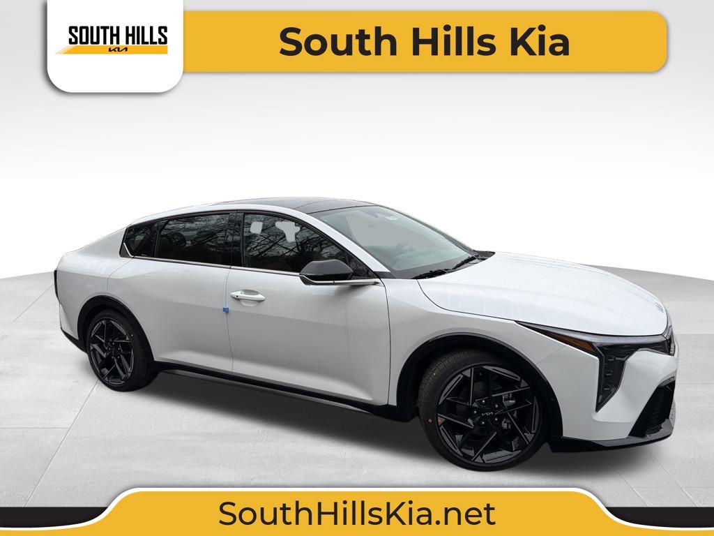 2025 Kia K4 GT-Line's photo