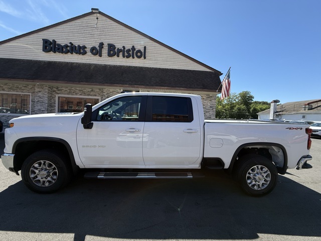 2024 Chevrolet Silverado 3500HD LT photo 4