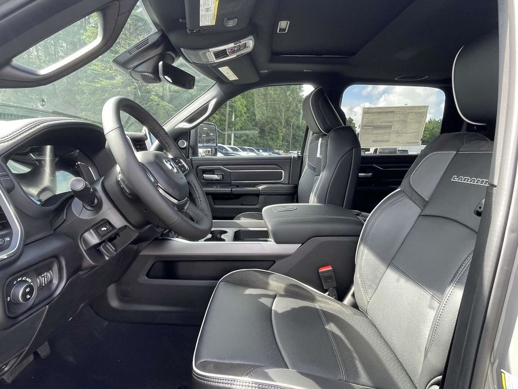 2025 Ram 2500 Laramie photo 24
