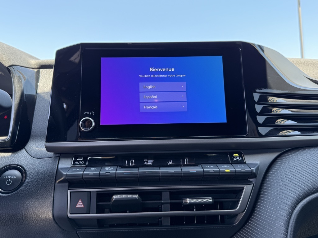 2025 Toyota Camry SE photo 26