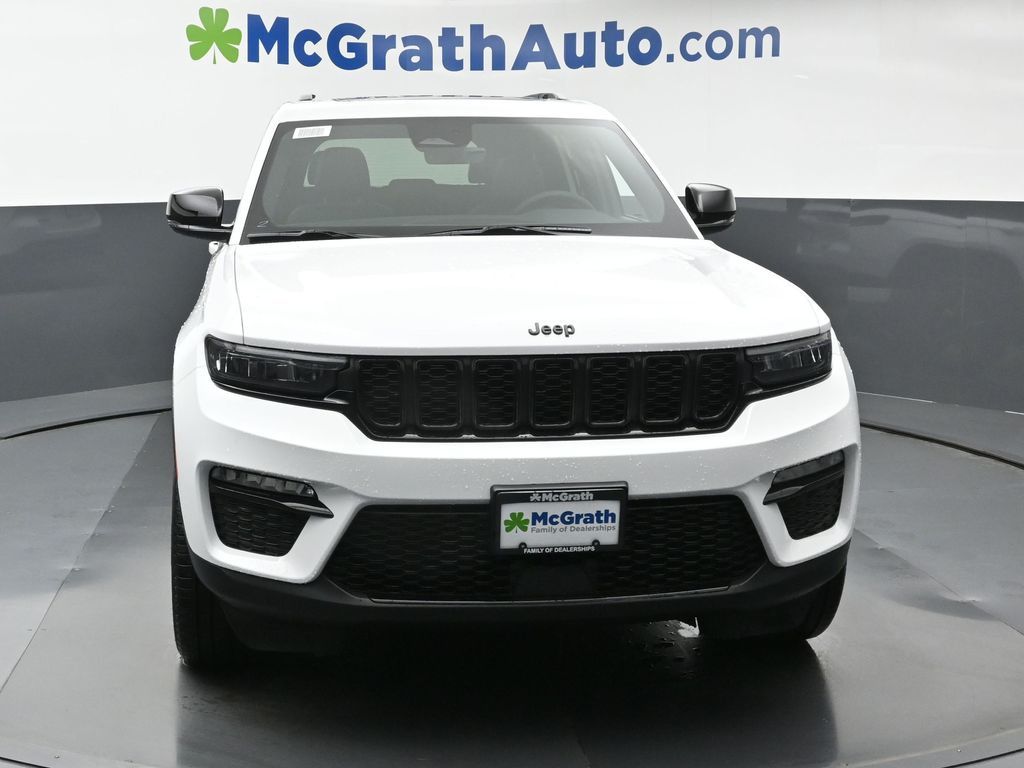 2025 Jeep Grand Cherokee Limited photo 2