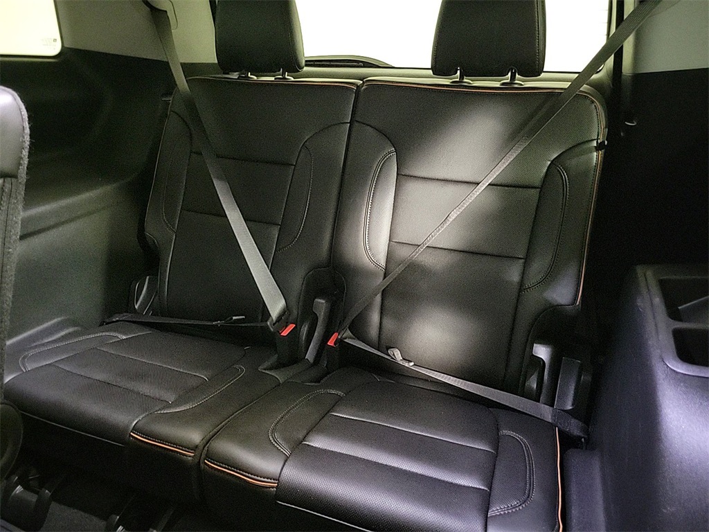 2023 GMC ACADIA - Image 15