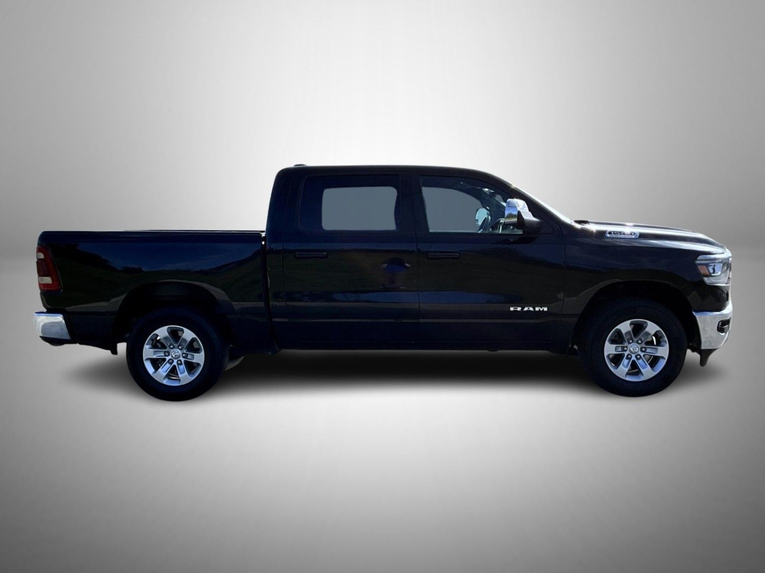 2023 Ram 1500 Laramie photo 4