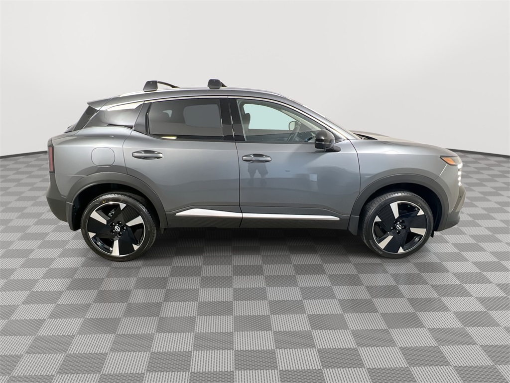 2026 Nissan Kicks SR photo 8
