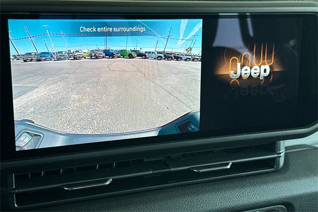 2025 Jeep Gladiator Sport S photo 3