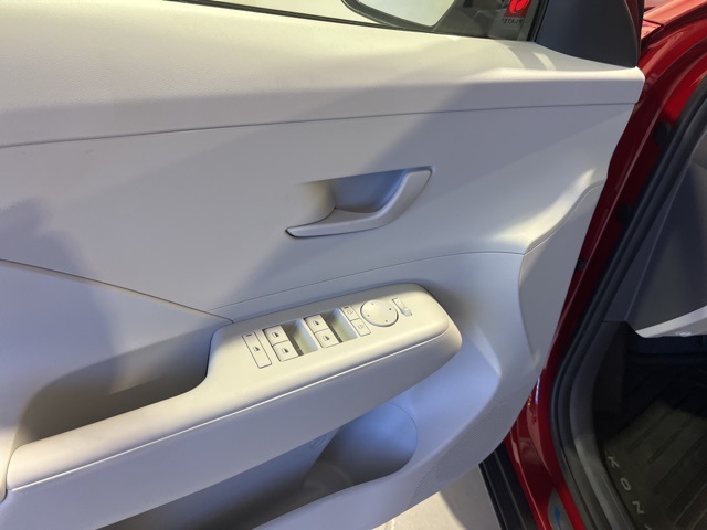 2025 Hyundai Kona SEL photo 4