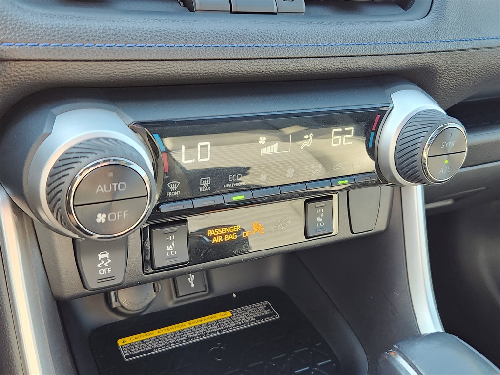 2020 Toyota RAV4 Hybrid XSE photo 25