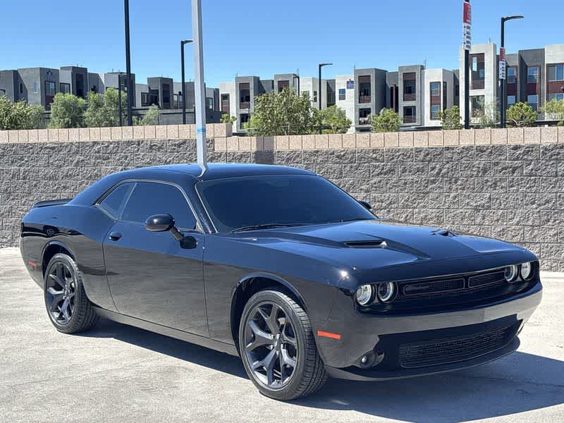 2020 Dodge Challenger SXT photo 2