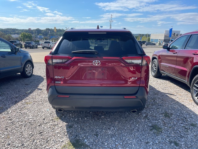 2022 Toyota RAV4 XLE Premium photo 4