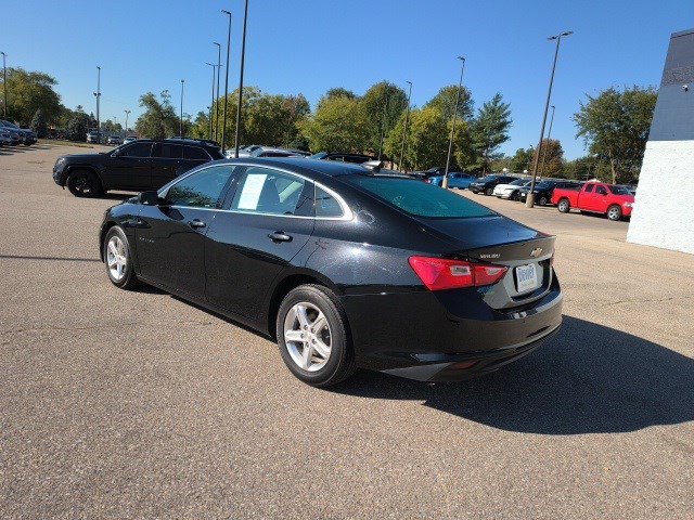 2021 Chevrolet Malibu LS photo 3
