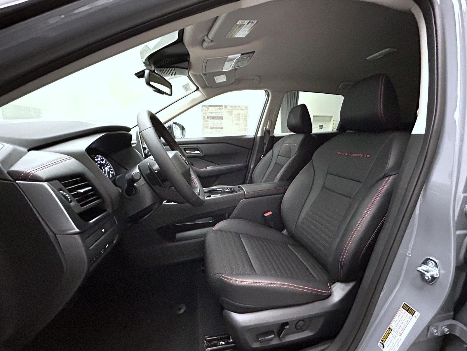 2026 Nissan Rogue SV photo 10