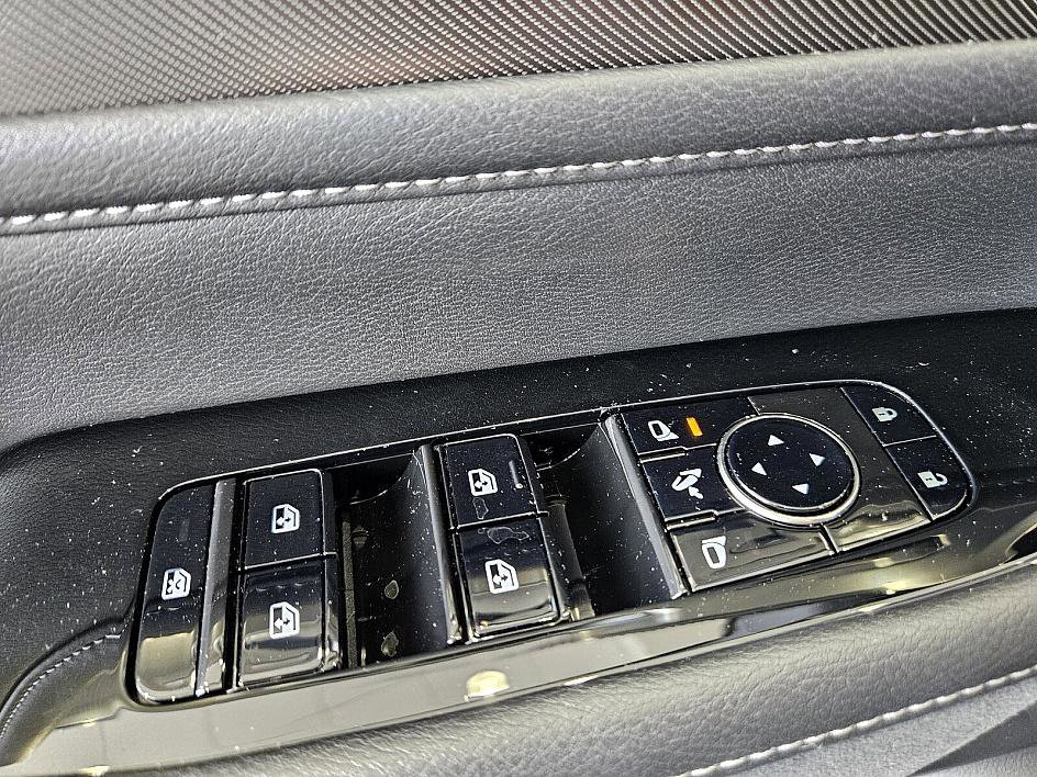 2025 Infiniti QX80 Sensory photo 27